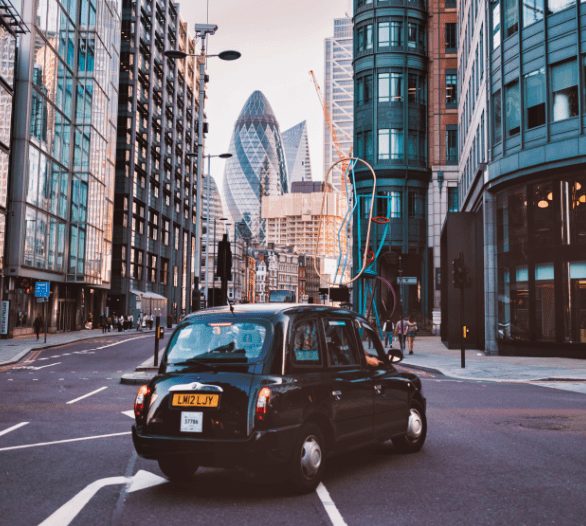 号称世界第一款AI全自动照片处理神器，智能修图堪称顶级